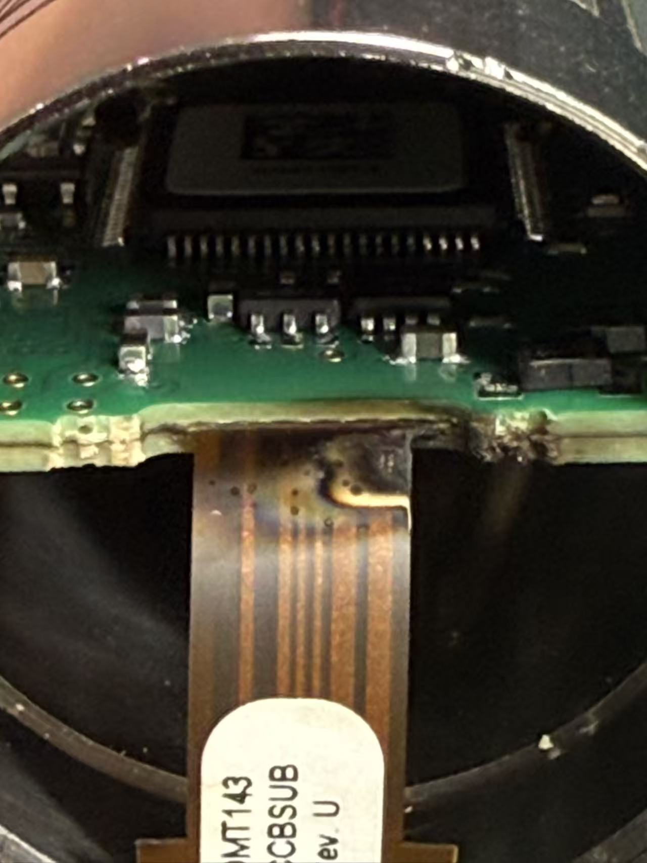 維薩拉露點(diǎn)儀DMT143電路板燒黑的可能原因？